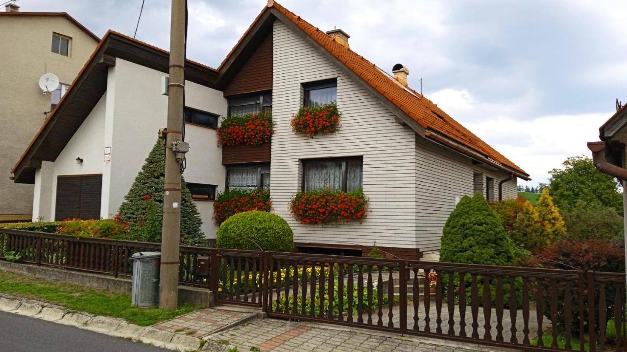 Apartman 6 Km Od Centra Banskej Bystrice Besztercebánya Kültér fotó