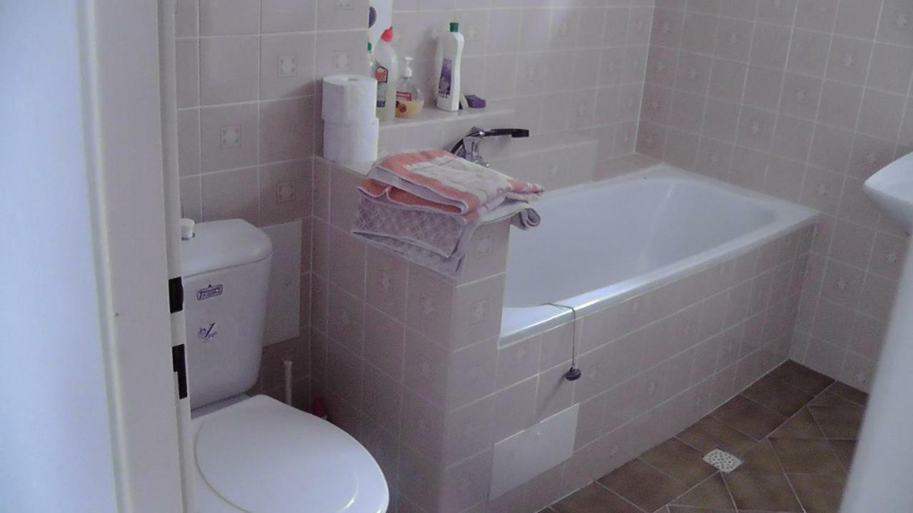 Apartman 6 Km Od Centra Banskej Bystrice Besztercebánya Kültér fotó